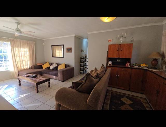 3 BEDROOM TOWNHOUSE FOR SALE IN ANNLIN